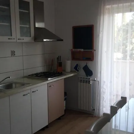 Apartment Ghedas *
